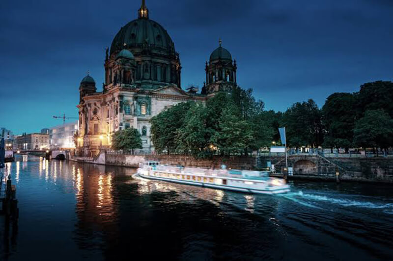Passeio de barco pelos pontos turísticos em Berlim