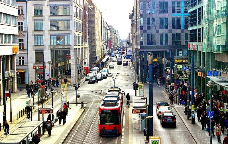 Compras na Rua Friedrichstrasse em Berlim Compras na Rua Friedrichstrasse em Berlim