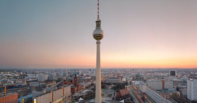 Torre Fernsehturm em Berlim Torre Fernsehturm em Berlim